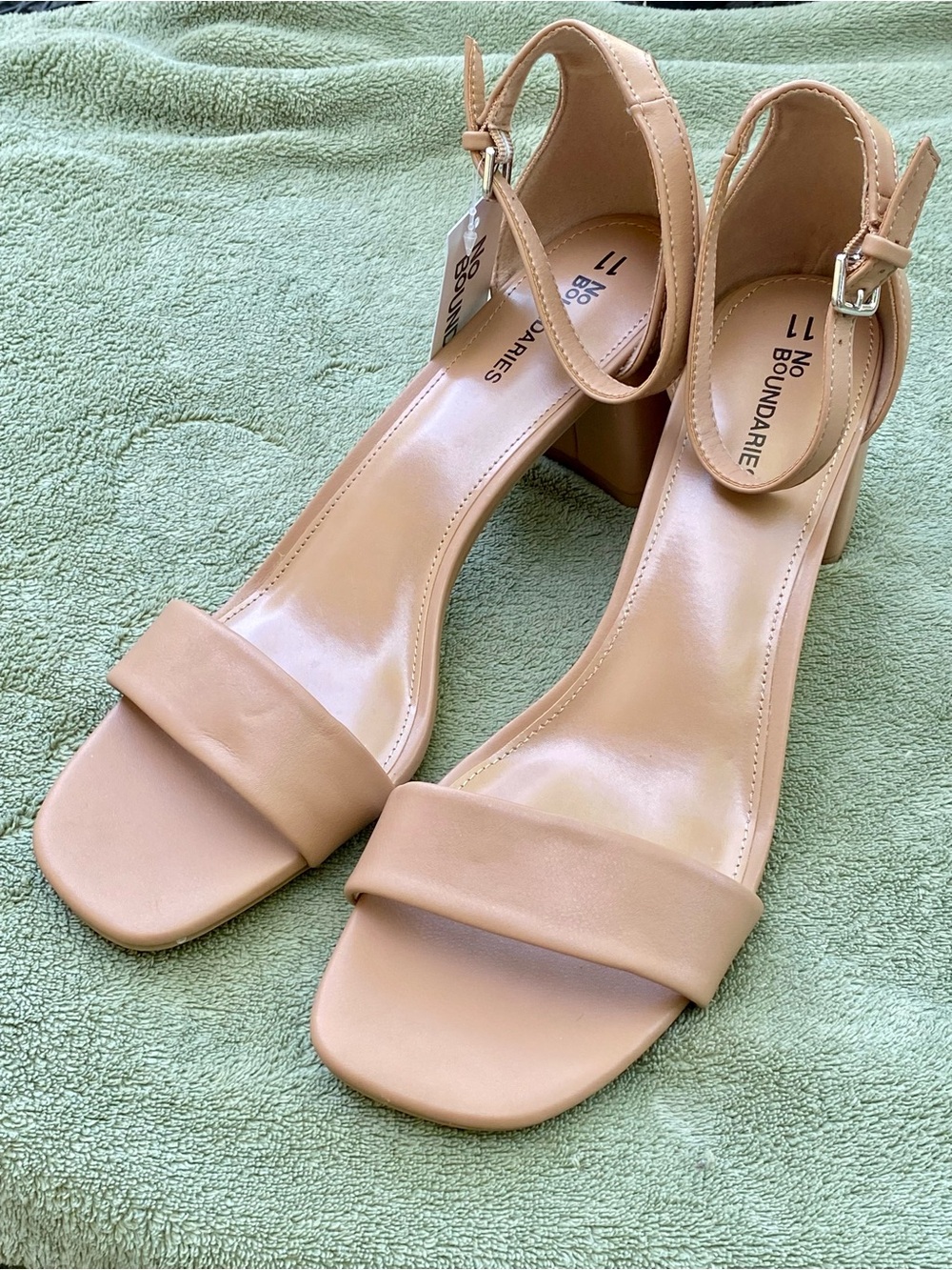 No Boundaries Beige Tan Camel Nude Ankle-Strap Block Heel Sandals 11